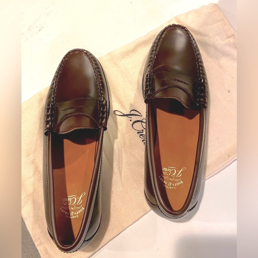 J CREW mens size 9 1/2 classic brown leather loafer in excellent condition.